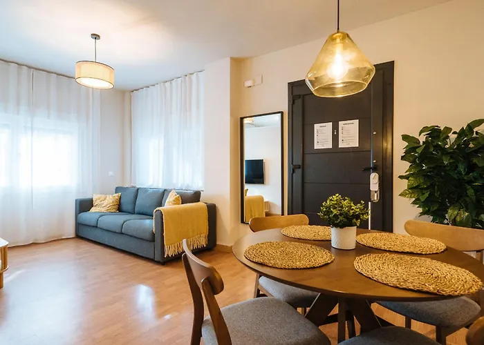 Charming Apartment In The Heart Of Triana, Seville